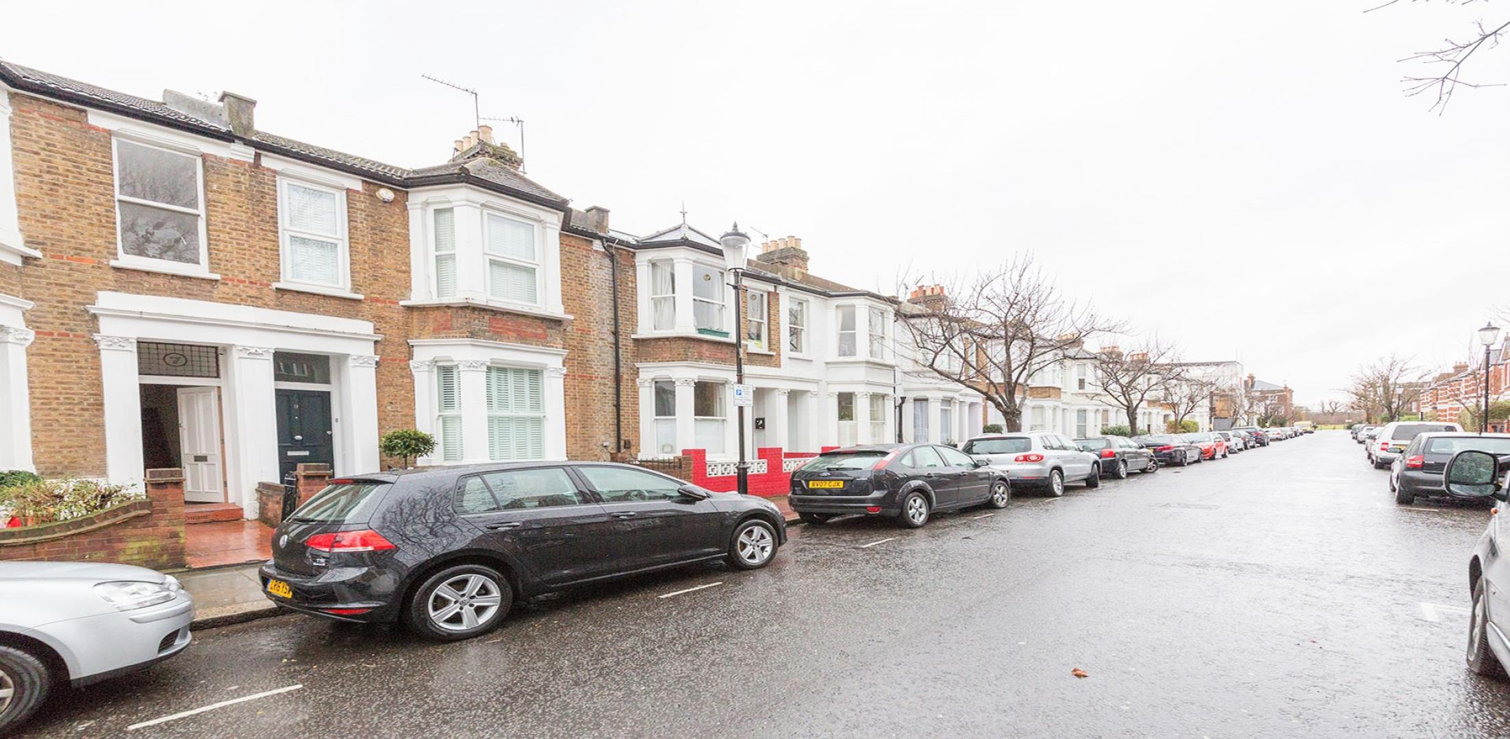 			UNDER OFFER , 4 Bedroom, 2 bath, 1 reception House			 Brewster Gardens, LADBROKE GROVE